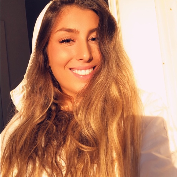 Meet your Posher, Jany - Picture 1 of 1